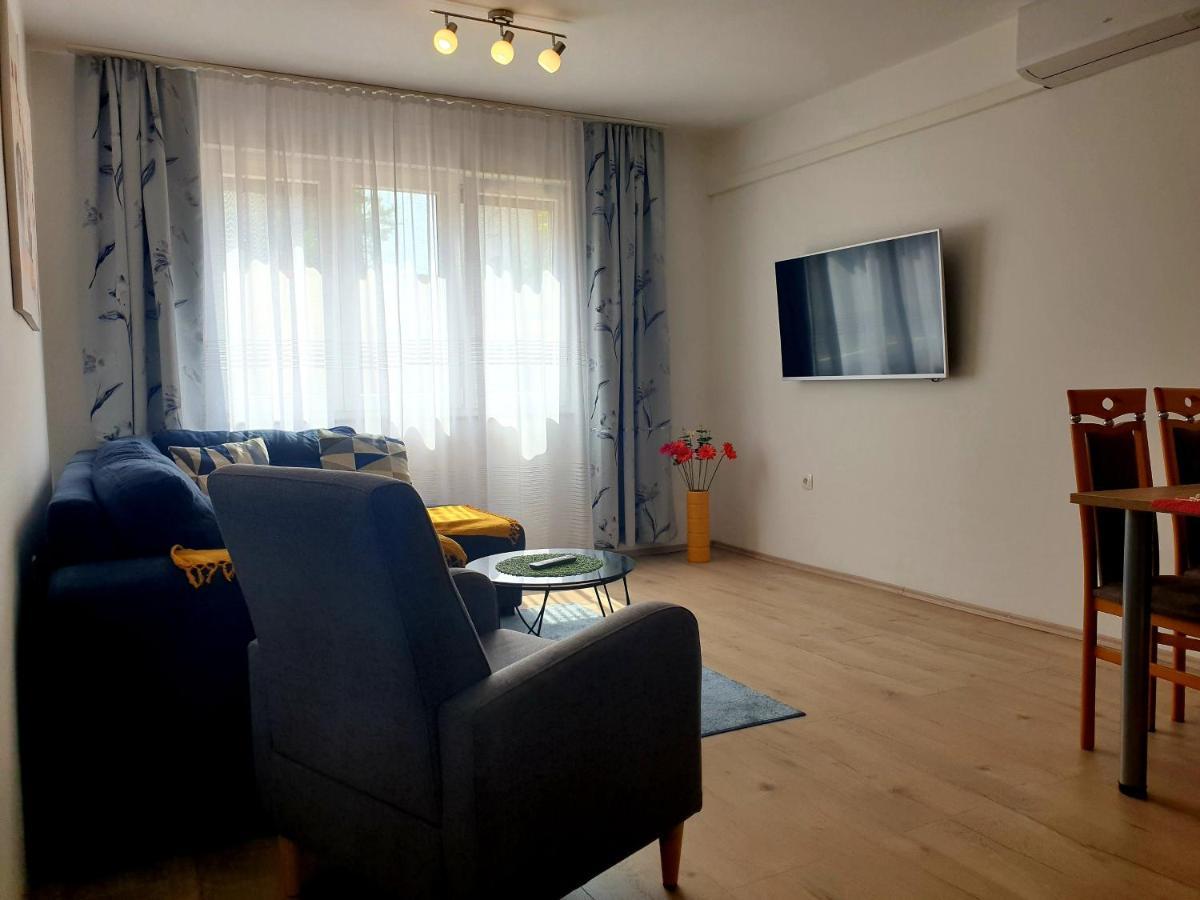 Apartment Mon Cheri-Located In A Quiet Neighbourhood Near Beaches Free Parking พูลา ภายนอก รูปภาพ